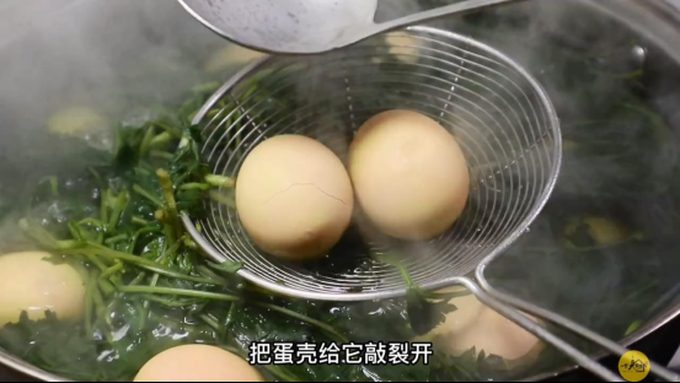 艾草煮鸡蛋的做法